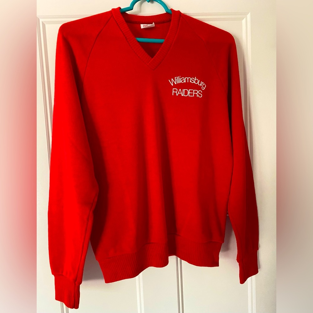 Vintage Williamsburg raiders v neck sweater men’s medium
